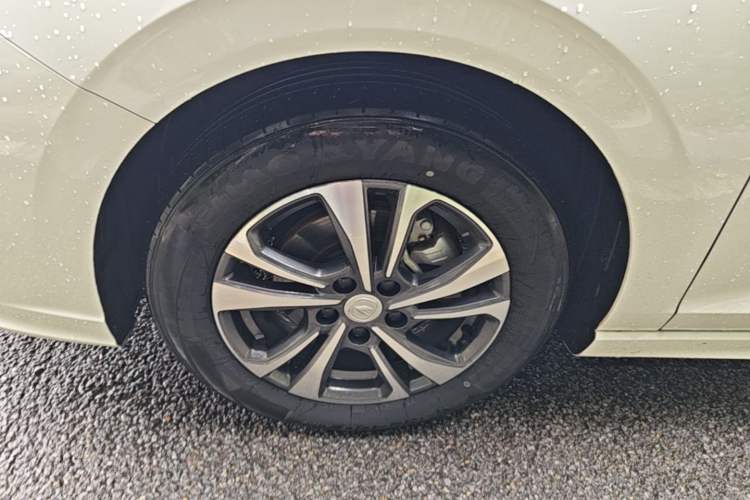 Used CHANGAN Eado 2023 Changan Edition PLUS Blue Whale NE 1.4T GDI DCT Prestige Version Left Front Wheel Hub