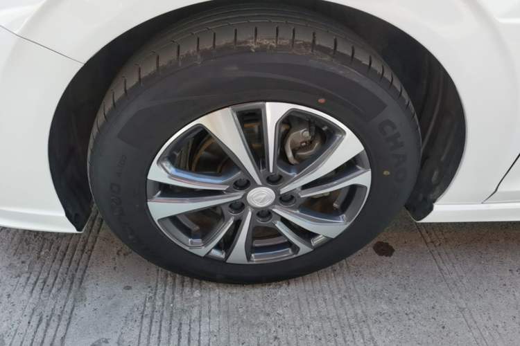 Used CHANGAN Eado 2023 Changan Edition PLUS Blue Whale NE 1.4T GDI DCT Prestige Version Left Front Wheel Hub