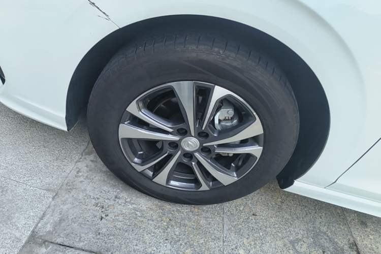 Used CHANGAN Eado 2023 Changan Edition PLUS Blue Whale NE 1.4T GDI DCT Prestige Version Left Front Wheel Hub