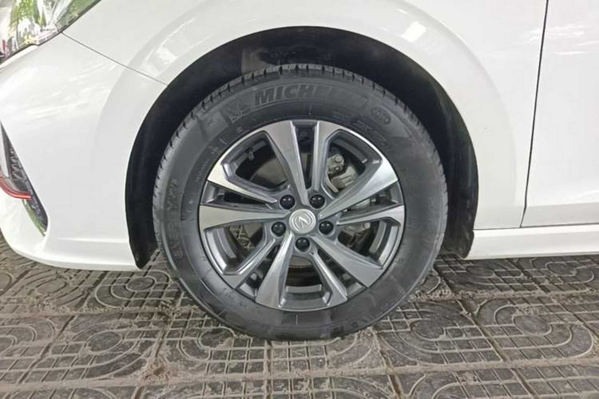 Used CHANGAN Eado 2023 Changan Edition PLUS Blue Whale NE 1.4T GDI DCT Prestige Version Left Front Wheel Hub