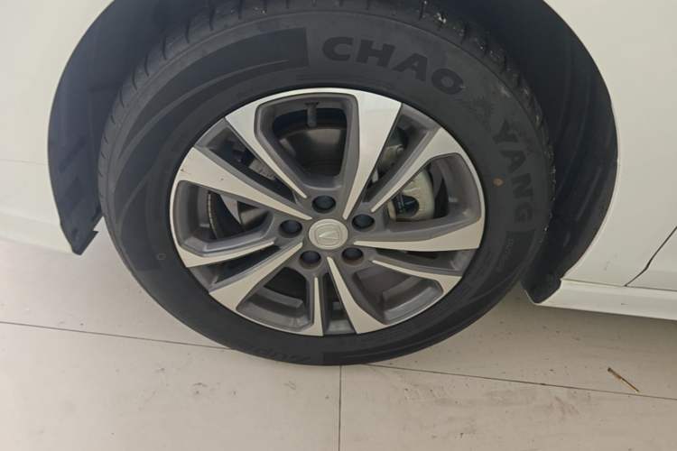 Used CHANGAN Eado 2023 Changan Edition PLUS Blue Whale NE 1.4T GDI DCT Prestige Version Left Front Wheel Hub