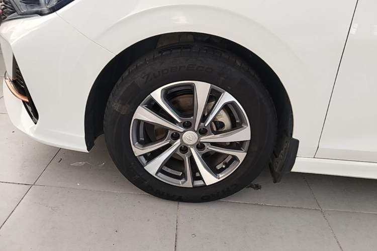 Used CHANGAN Eado 2023 Changan Edition PLUS Blue Whale NE 1.4T GDI DCT Prestige Version Left Front Wheel Hub