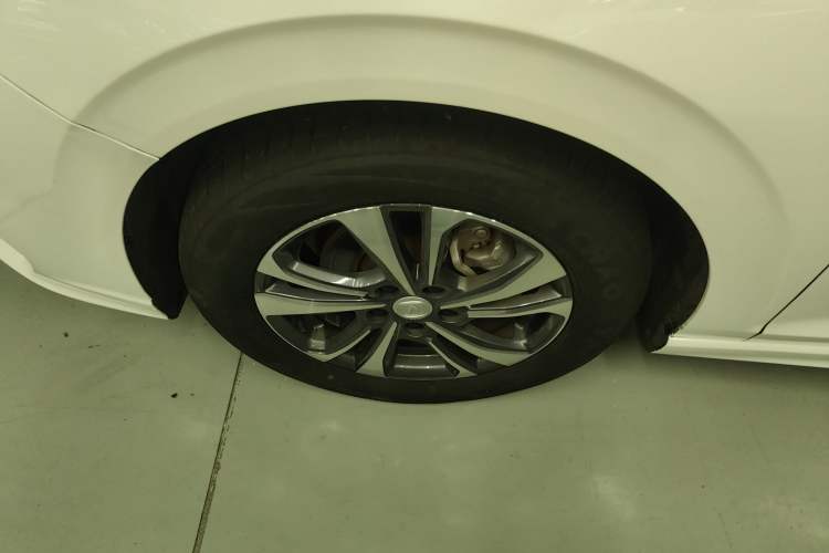 Used CHANGAN Eado 2023 Changan Edition PLUS Blue Whale NE 1.4T GDI DCT Prestige Version Left Front Wheel Hub