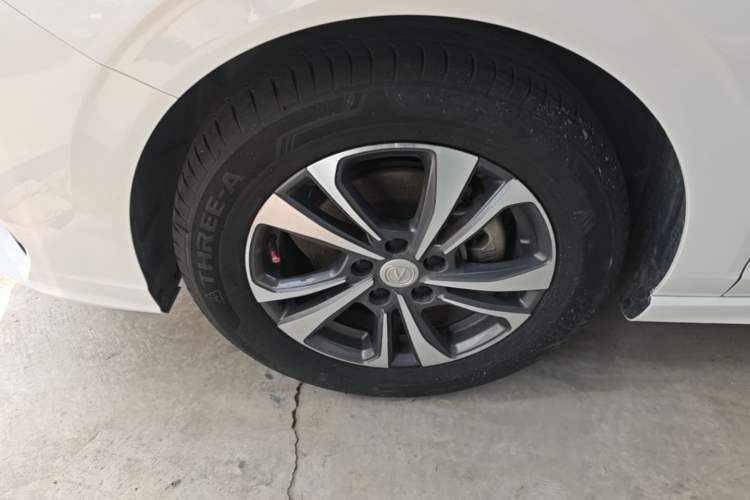 Used CHANGAN Eado 2023 Changan Edition PLUS Blue Whale NE 1.4T GDI DCT Prestige Version Left Front Wheel Hub