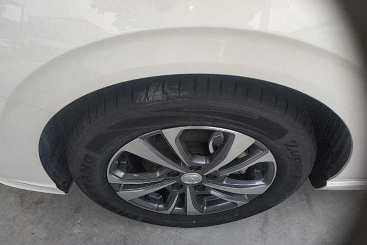 Used CHANGAN Eado 2023 Changan Edition PLUS Blue Whale NE 1.4T GDI DCT Prestige Version Left Front Wheel Hub