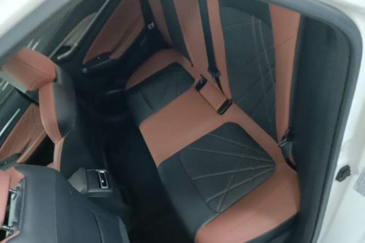 Used CHANGAN Eado 2023 Changan Edition PLUS Blue Whale NE 1.4T GDI DCT Prestige Version Left Rear Seat