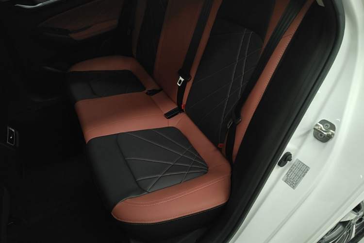 Used CHANGAN Eado 2023 Changan Edition PLUS Blue Whale NE 1.4T GDI DCT Prestige Version Left Rear Seat