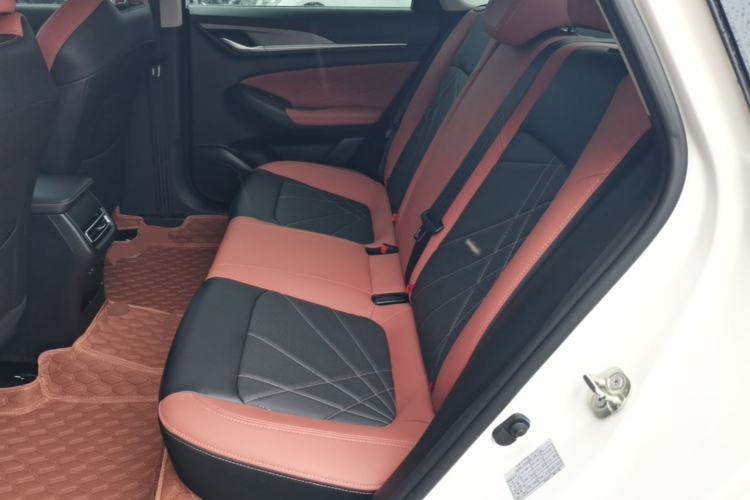 Used CHANGAN Eado 2023 Changan Edition PLUS Blue Whale NE 1.4T GDI DCT Prestige Version Left Rear Seat
