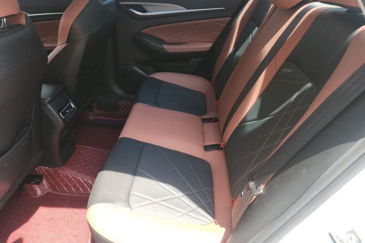 Used CHANGAN Eado 2023 Changan Edition PLUS Blue Whale NE 1.4T GDI DCT Prestige Version Left Rear Seat