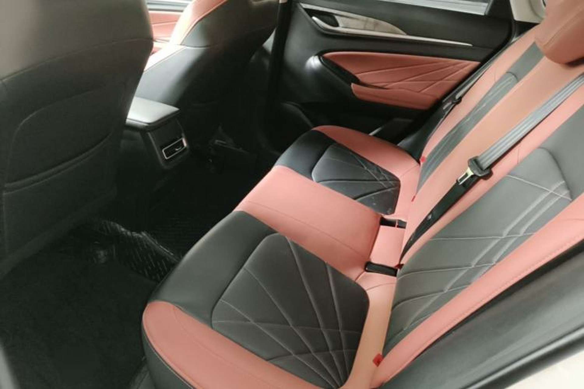 Used CHANGAN Eado 2023 Changan Edition PLUS Blue Whale NE 1.4T GDI DCT Prestige Version Left Rear Seat