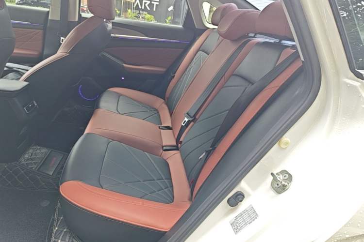 Used CHANGAN Eado 2023 Changan Edition PLUS Blue Whale NE 1.4T GDI DCT Prestige Version Left Rear Seat