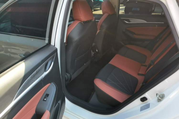 Used CHANGAN Eado 2023 Changan Edition PLUS Blue Whale NE 1.4T GDI DCT Prestige Version Left Rear Seat