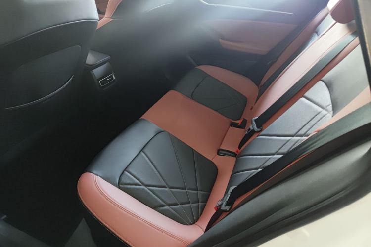 Used CHANGAN Eado 2023 Changan Edition PLUS Blue Whale NE 1.4T GDI DCT Prestige Version Left Rear Seat
