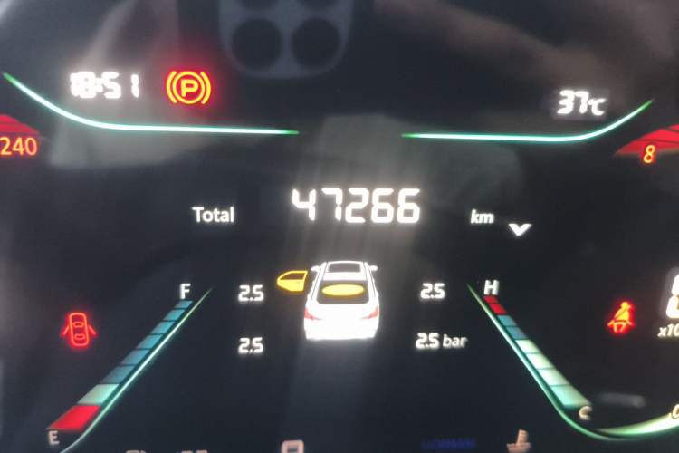 Used CHANGAN Eado 2023 Changan Edition PLUS Blue Whale NE 1.4T GDI DCT Prestige Version Odometer Close Up
