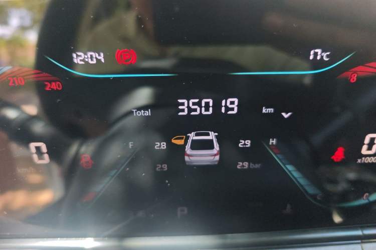 Used CHANGAN Eado 2023 Changan Edition PLUS Blue Whale NE 1.4T GDI DCT Prestige Version Odometer Close Up