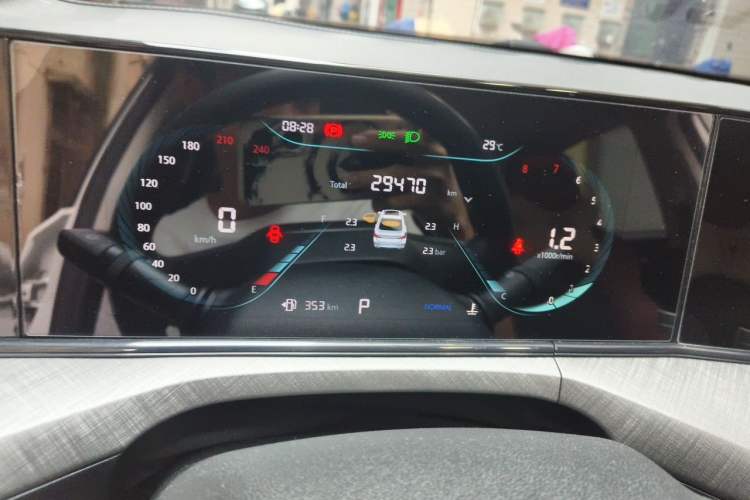 Used CHANGAN Eado 2023 Changan Edition PLUS Blue Whale NE 1.4T GDI DCT Prestige Version Odometer Close Up