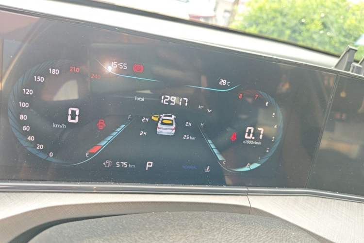Used CHANGAN Eado 2023 Changan Edition PLUS Blue Whale NE 1.4T GDI DCT Prestige Version Odometer Close Up