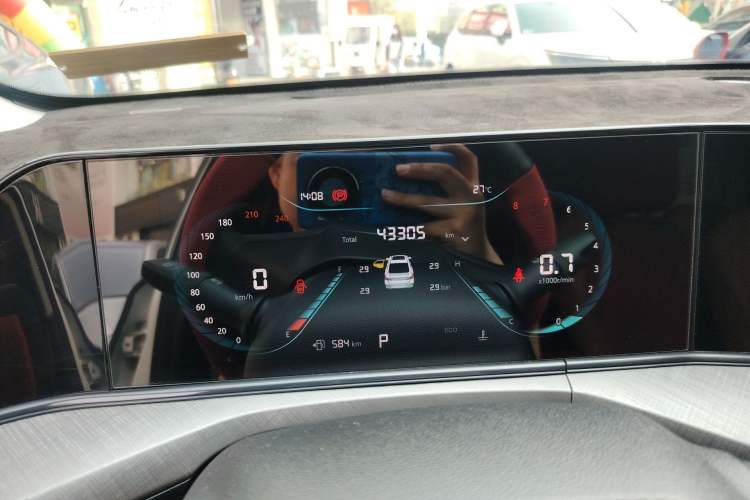 Used CHANGAN Eado 2023 Changan Edition PLUS Blue Whale NE 1.4T GDI DCT Prestige Version Odometer Close Up