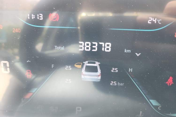 Used CHANGAN Eado 2023 Changan Edition PLUS Blue Whale NE 1.4T GDI DCT Prestige Version Odometer Close Up