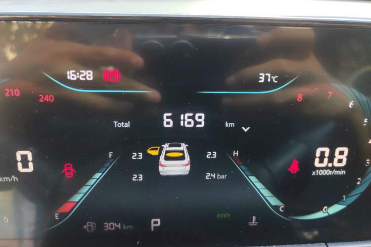 Used CHANGAN Eado 2023 Changan Edition PLUS Blue Whale NE 1.4T GDI DCT Prestige Version Odometer Close Up
