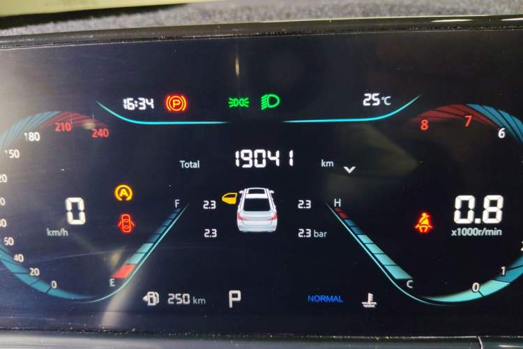 Used CHANGAN Eado 2023 Changan Edition PLUS Blue Whale NE 1.4T GDI DCT Prestige Version Odometer Close Up