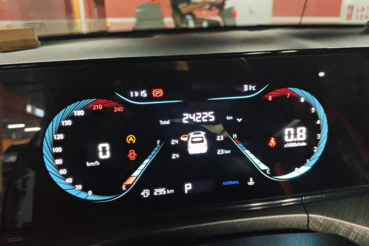 Used CHANGAN Eado 2023 Changan Edition PLUS Blue Whale NE 1.4T GDI DCT Prestige Version Odometer Close Up