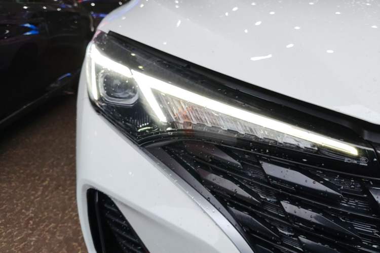 Used CHANGAN Eado 2023 Changan Edition PLUS Blue Whale NE 1.4T GDI DCT Prestige Version Right Front Headlight