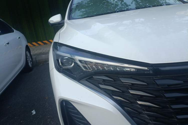Used CHANGAN Eado 2023 Changan Edition PLUS Blue Whale NE 1.4T GDI DCT Prestige Version Right Front Headlight
