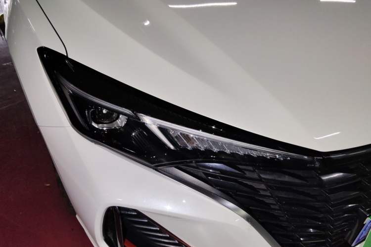 Used CHANGAN Eado 2023 Changan Edition PLUS Blue Whale NE 1.4T GDI DCT Prestige Version Right Front Headlight
