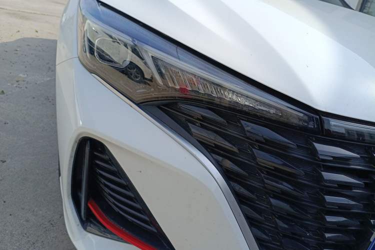 Used CHANGAN Eado 2023 Changan Edition PLUS Blue Whale NE 1.4T GDI DCT Prestige Version Right Front Headlight