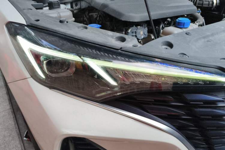 Used CHANGAN Eado 2023 Changan Edition PLUS Blue Whale NE 1.4T GDI DCT Prestige Version Right Front Headlight