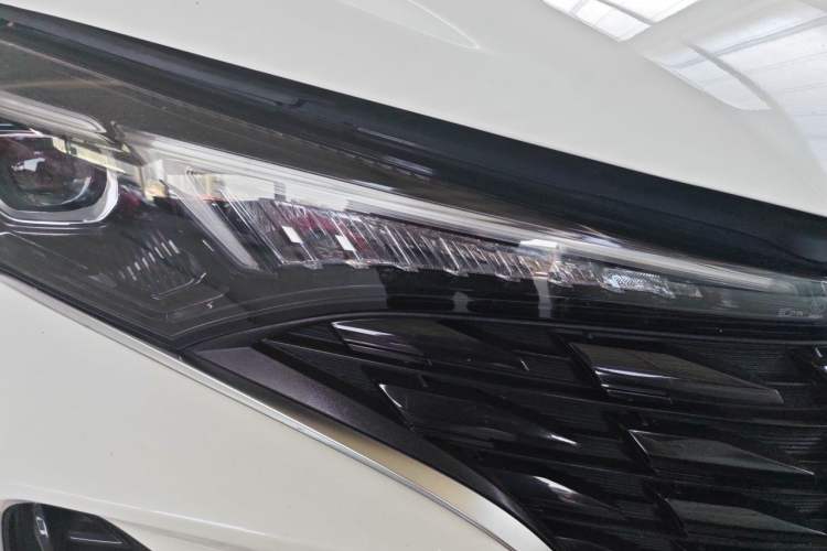 Used CHANGAN Eado 2023 Changan Edition PLUS Blue Whale NE 1.4T GDI DCT Prestige Version Right Front Headlight