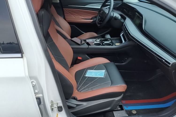 Used CHANGAN Eado 2023 Changan Edition PLUS Blue Whale NE 1.4T GDI DCT Prestige Version Right Front Seat