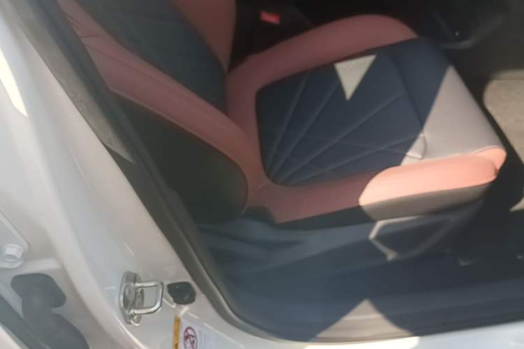 Used CHANGAN Eado 2023 Changan Edition PLUS Blue Whale NE 1.4T GDI DCT Prestige Version Right Front Seat