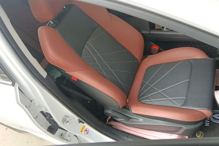 Used CHANGAN Eado 2023 Changan Edition PLUS Blue Whale NE 1.4T GDI DCT Prestige Version Right Front Seat