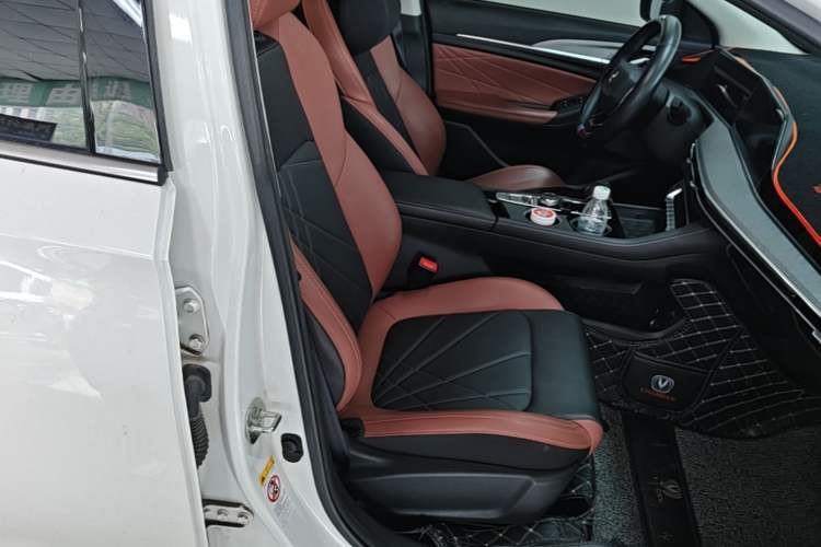 Used CHANGAN Eado 2023 Changan Edition PLUS Blue Whale NE 1.4T GDI DCT Prestige Version Right Front Seat