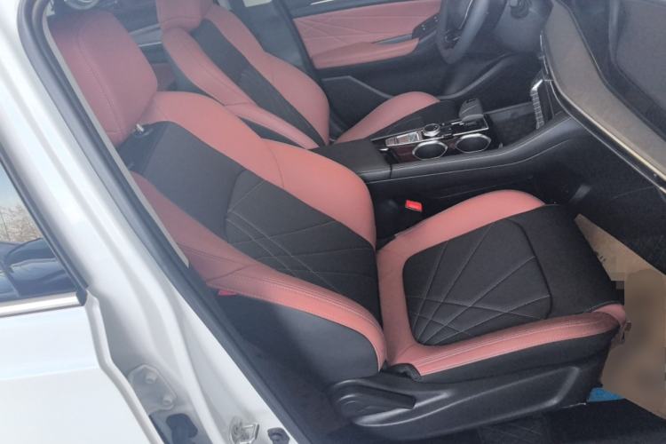 Used CHANGAN Eado 2023 Changan Edition PLUS Blue Whale NE 1.4T GDI DCT Prestige Version Right Front Seat