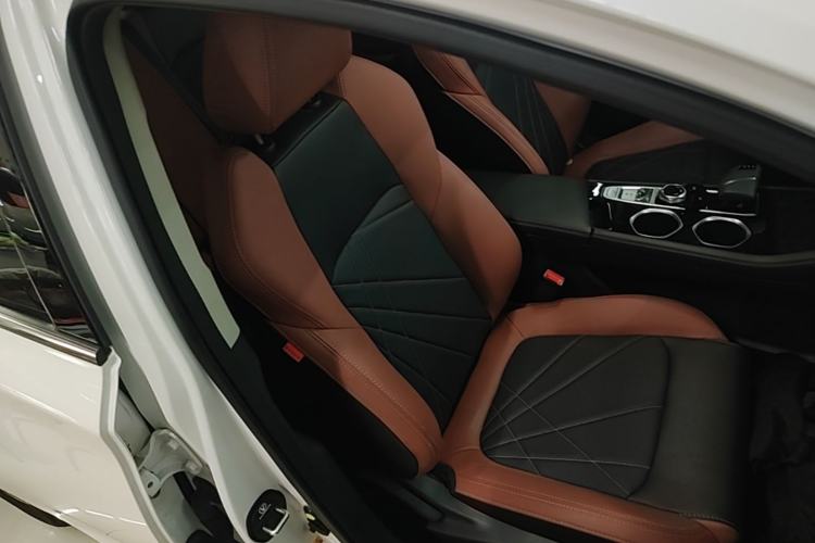 Used CHANGAN Eado 2023 Changan Edition PLUS Blue Whale NE 1.4T GDI DCT Prestige Version Right Front Seat