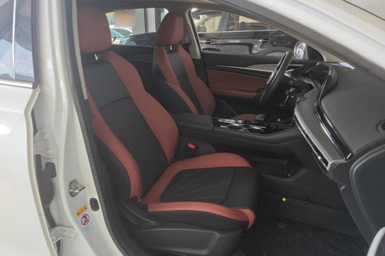 Used CHANGAN Eado 2023 Changan Edition PLUS Blue Whale NE 1.4T GDI DCT Prestige Version Right Front Seat
