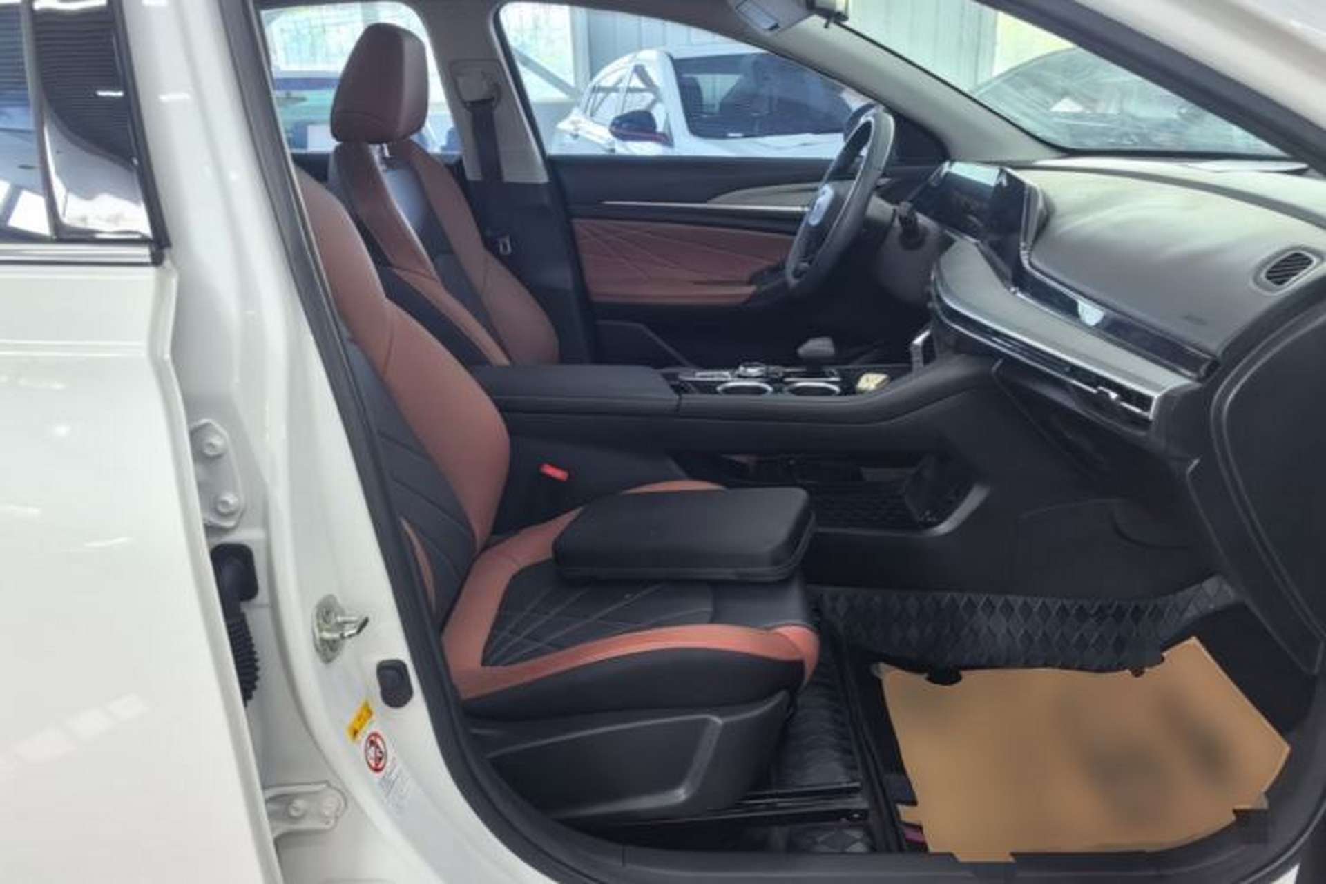 Used CHANGAN Eado 2023 Changan Edition PLUS Blue Whale NE 1.4T GDI DCT Prestige Version Right Front Seat