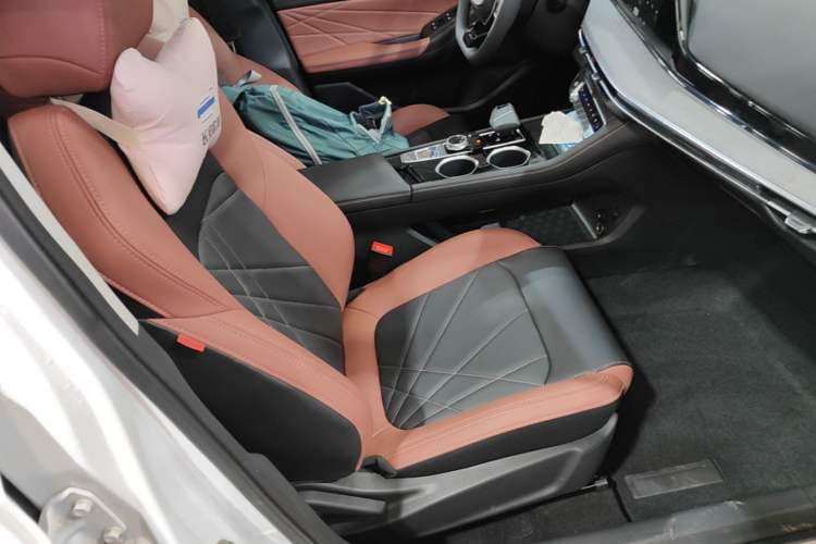 Used CHANGAN Eado 2023 Changan Edition PLUS Blue Whale NE 1.4T GDI DCT Prestige Version Right Front Seat