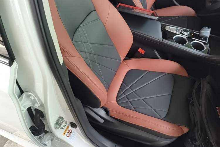 Used CHANGAN Eado 2023 Changan Edition PLUS Blue Whale NE 1.4T GDI DCT Prestige Version Right Front Seat