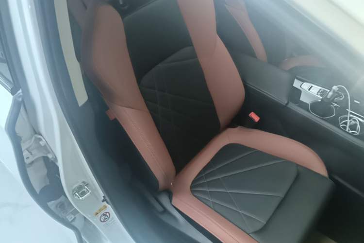 Used CHANGAN Eado 2023 Changan Edition PLUS Blue Whale NE 1.4T GDI DCT Prestige Version Right Front Seat
