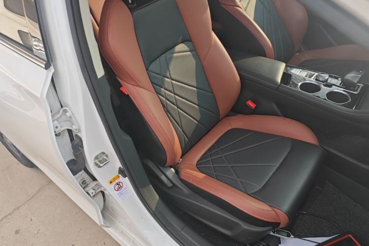 Used CHANGAN Eado 2023 Changan Edition PLUS Blue Whale NE 1.4T GDI DCT Prestige Version Right Front Seat