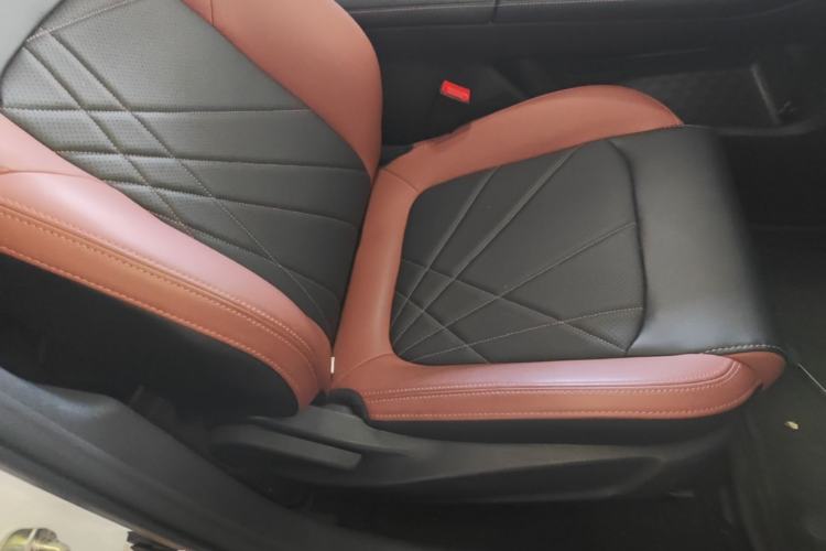 Used CHANGAN Eado 2023 Changan Edition PLUS Blue Whale NE 1.4T GDI DCT Prestige Version Right Front Seat