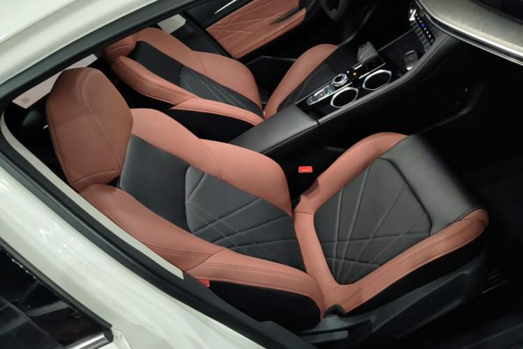 Used CHANGAN Eado 2023 Changan Edition PLUS Blue Whale NE 1.4T GDI DCT Prestige Version Right Front Seat
