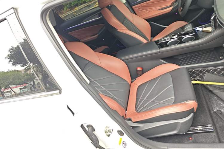 Used CHANGAN Eado 2023 Changan Edition PLUS Blue Whale NE 1.4T GDI DCT Prestige Version Right Front Seat
