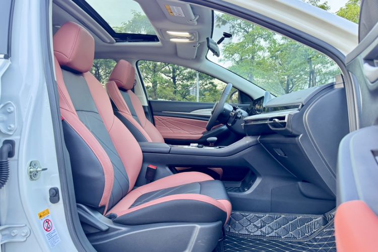 Used CHANGAN Eado 2023 Changan Edition PLUS Blue Whale NE 1.4T GDI DCT Prestige Version Right Front Seat