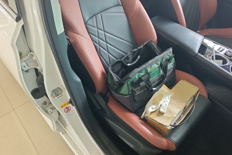 Used CHANGAN Eado 2023 Changan Edition PLUS Blue Whale NE 1.4T GDI DCT Prestige Version Right Front Seat