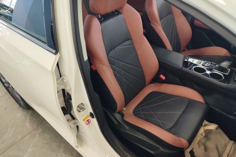 Used CHANGAN Eado 2023 Changan Edition PLUS Blue Whale NE 1.4T GDI DCT Prestige Version Right Front Seat